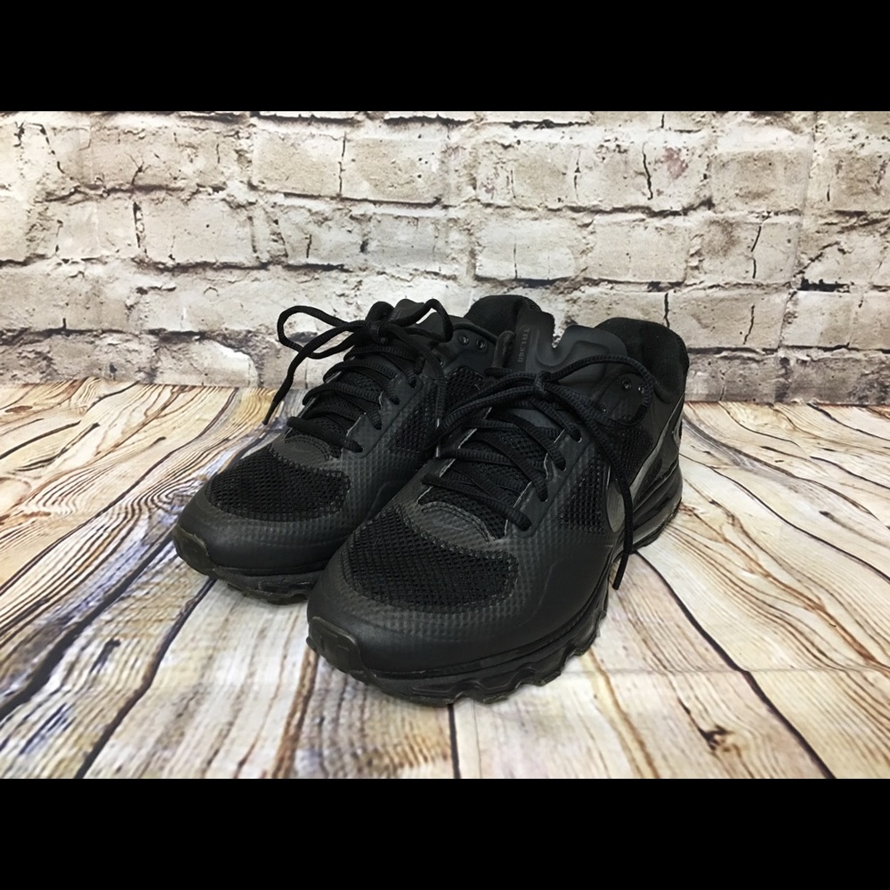 Nike Men’s Black Sneakers